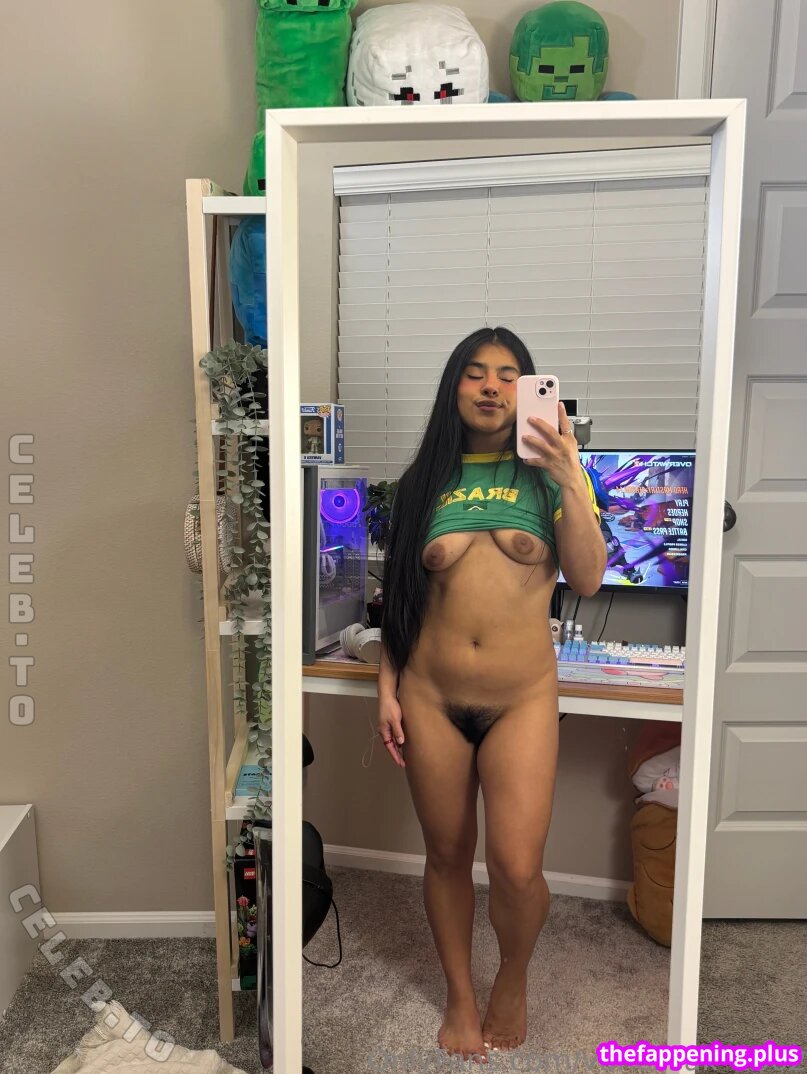 444Vanessa / 444vanessak / bougie_vee / iitmythrowaway / vanessak_2002 Foto OnlyFans Desnuda #24