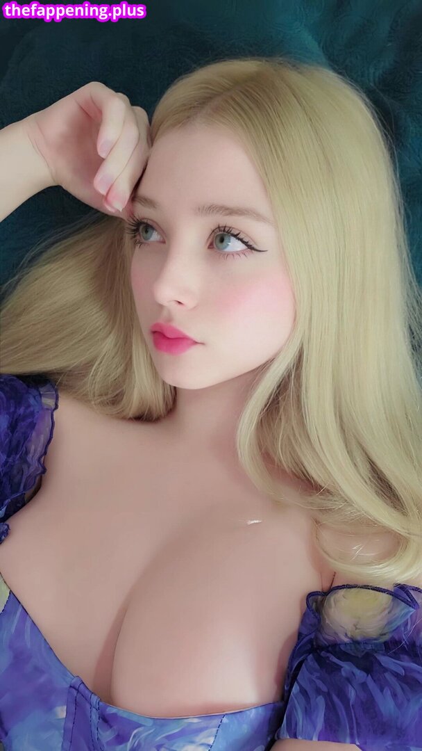 Aanarih... Loira Surreal / aanarih / https: Photo OnlyFans Nu #2