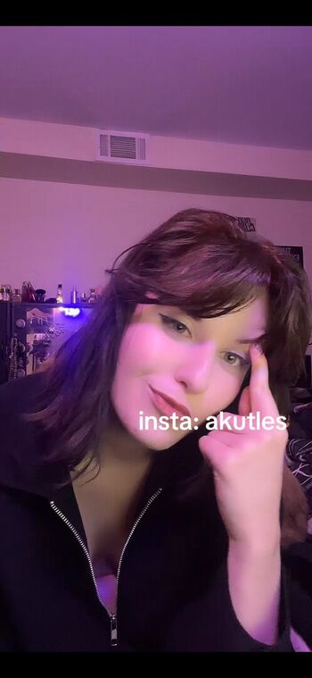 Akutles