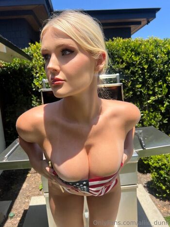 Allie_Dunn
