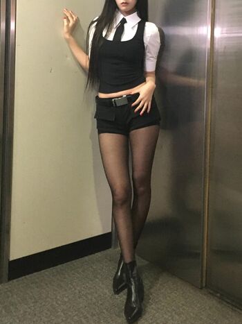 An Yujin 안유진 |