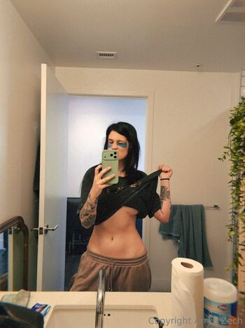 Arryn Zech