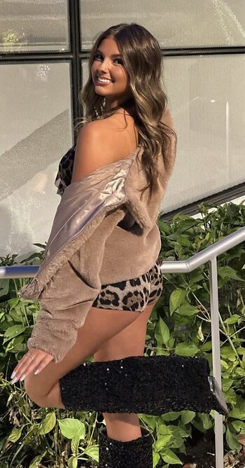 Ashlyn Harlos
