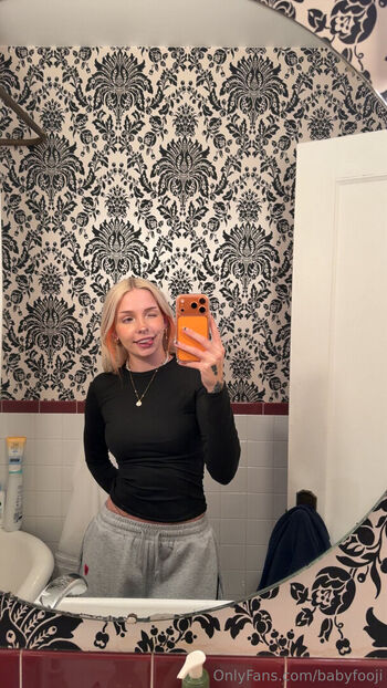 babyfooji / peachtot