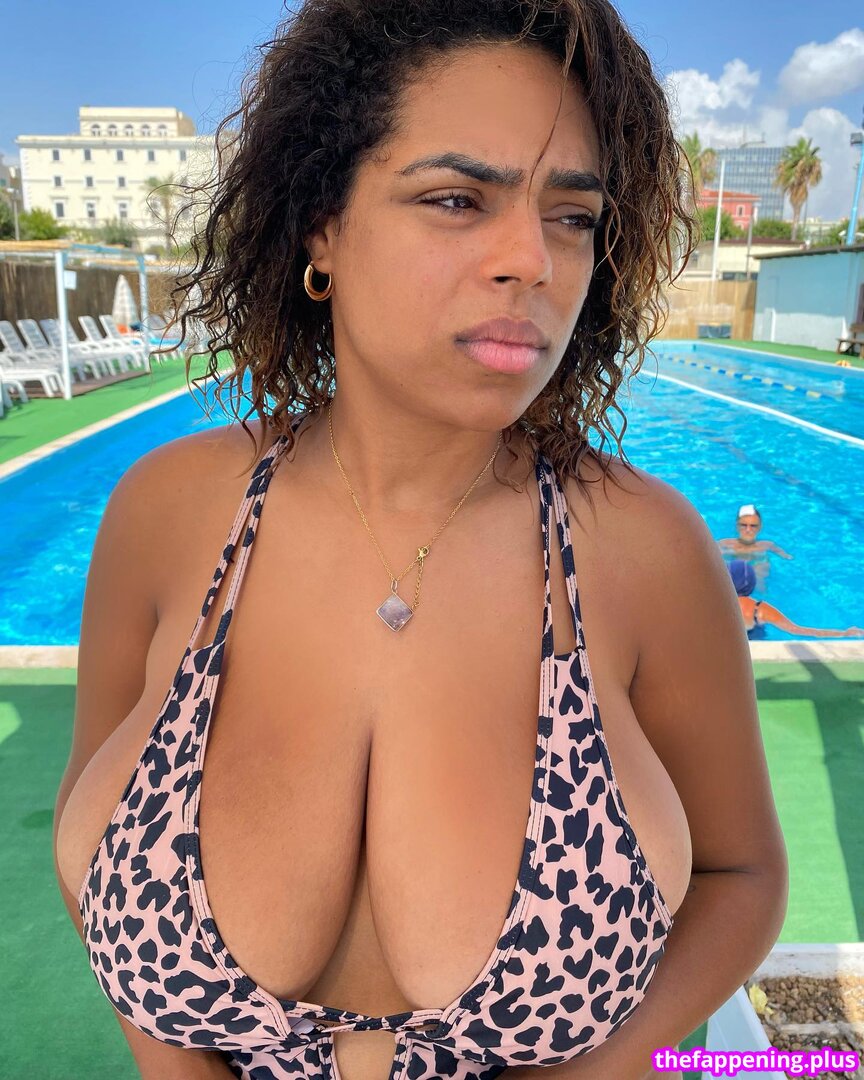 BBC Dildo Solos / Riding / Stroking / Sucking / etc. / https: / lyssaoficiall / talitasilvx Φωτογραφία Γυμνών OnlyFans #358