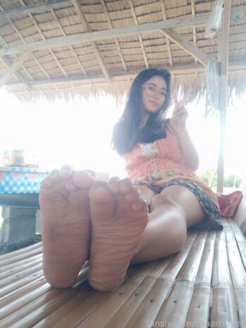 chaarmfeet