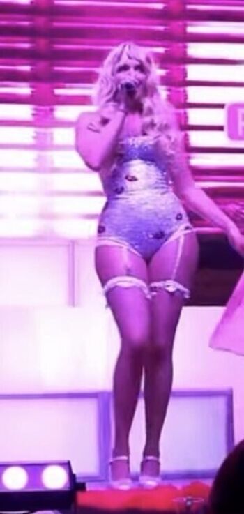 Charity Eden / Taylor Swift Impersonator