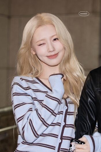 Cho Mi-yeon (Miyeon) - i-dle [(G)I-dle]