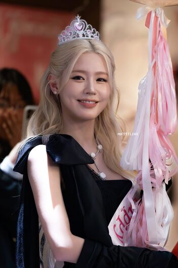 Cho Mi-yeon (Miyeon) - i-dle [(G)I-dle]