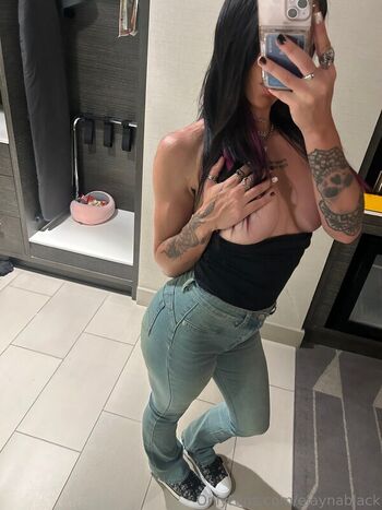 Cora Jade