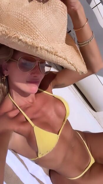 Deborah Secco