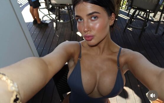 Ella Bleu