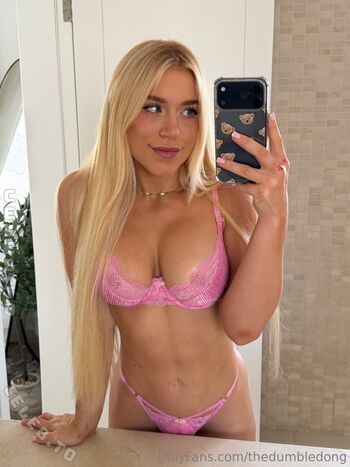 Elle Brooke