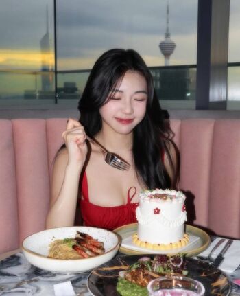 Ellen Tan