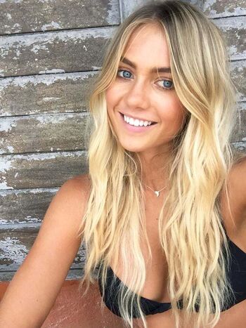 Elyse Knowles