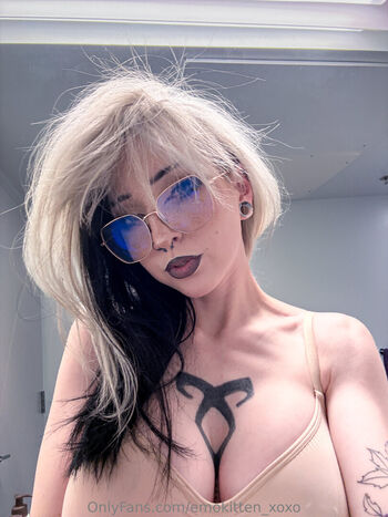 emokitten_xoxo