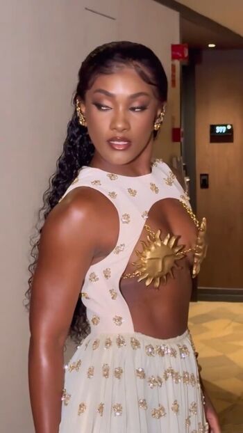 Erika Januza