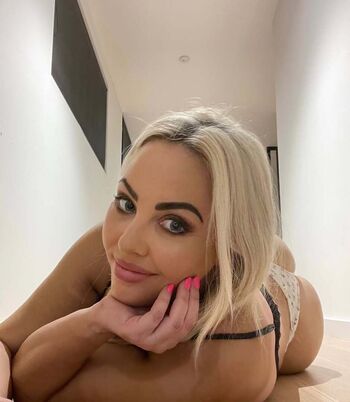 Evie Leana