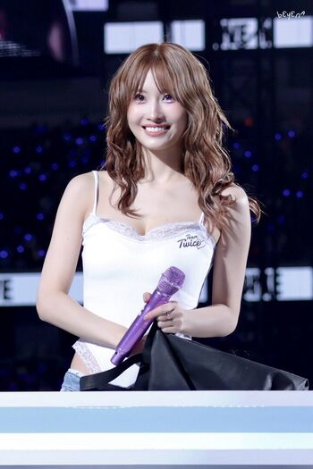Hirai Momo