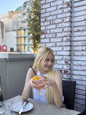 Huh Yunjin 허윤진