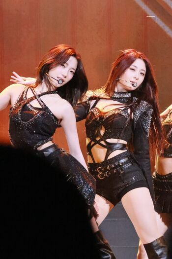 Huh Yunjin 허윤진