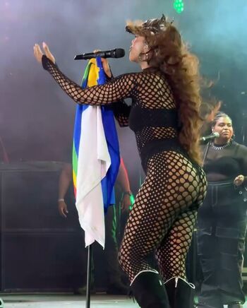Iza Cantora