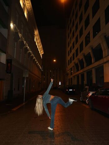 Izzi Dame