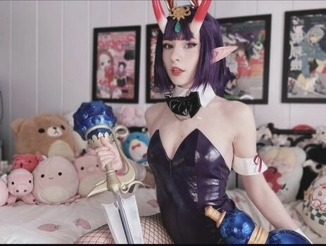 _izzys_1014_cosplay_