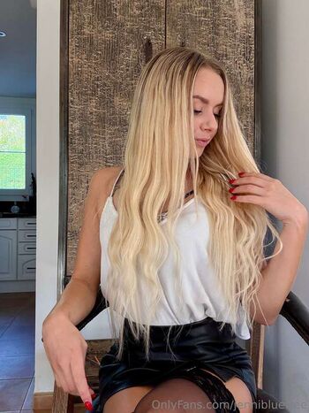 Jenni Blue 