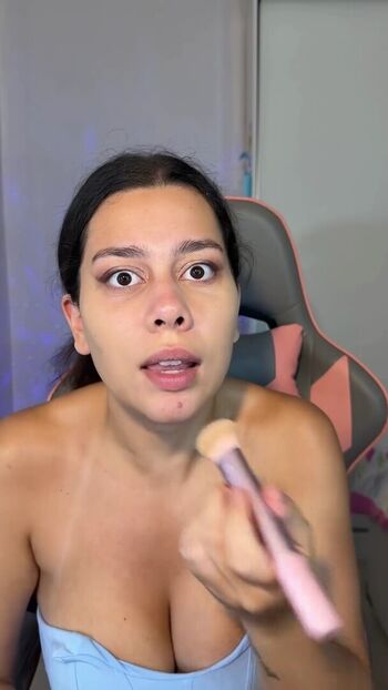Julia Alvarenga
