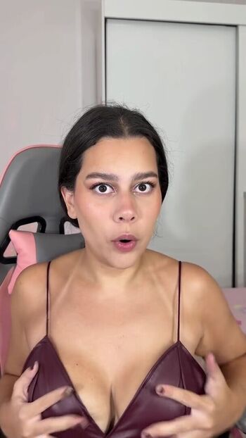 Julia Alvarenga