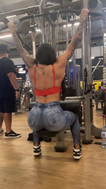 Jully Oliveira