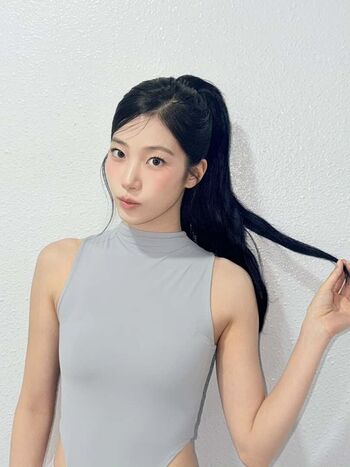 Kazuha Nakamura 中村 一葉