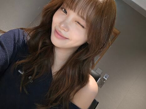 Kim Chaewon