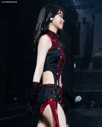 Kim Chaewon