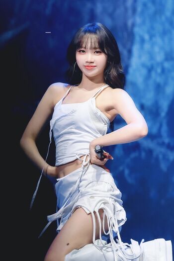 Kim Chaewon
