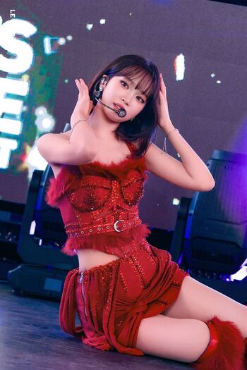 Kim Chaewon