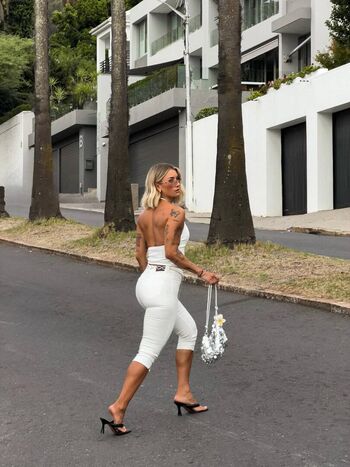 Lena Ajoy