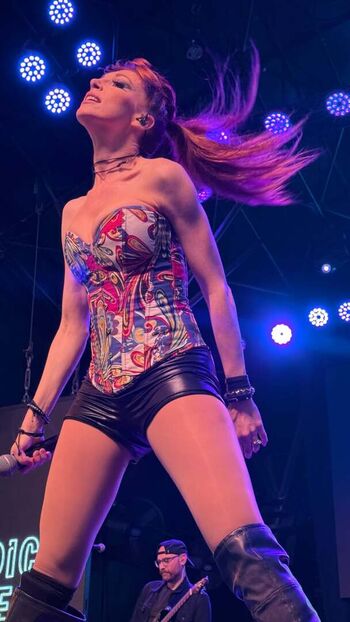 Lisa Foiles