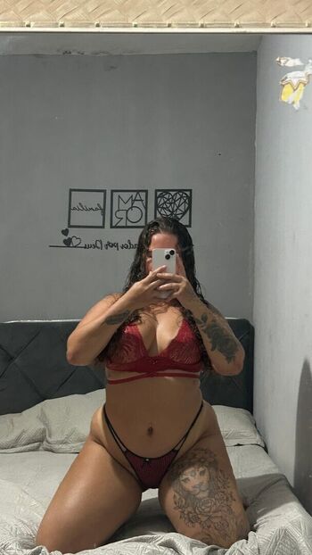 Loira_da_titan
