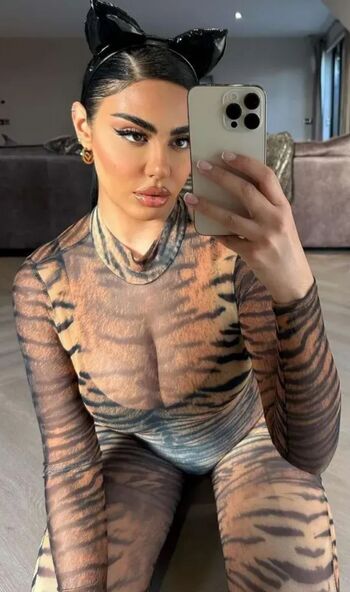 Mandi Vakili