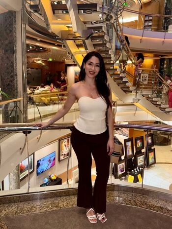 Maricel Freire Hotwife