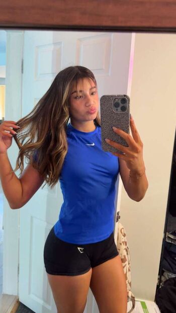 Mikayla Campinos