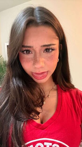 Mikayla Campinos