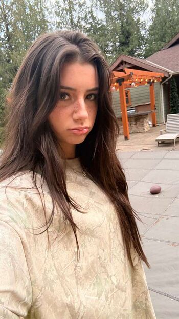Mikayla Campinos
