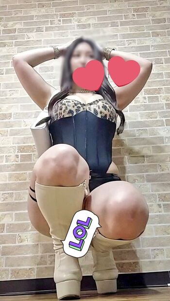 Nene_booty