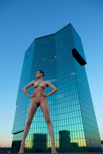 Nina Burri