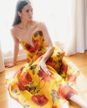 Nina Dobrev
