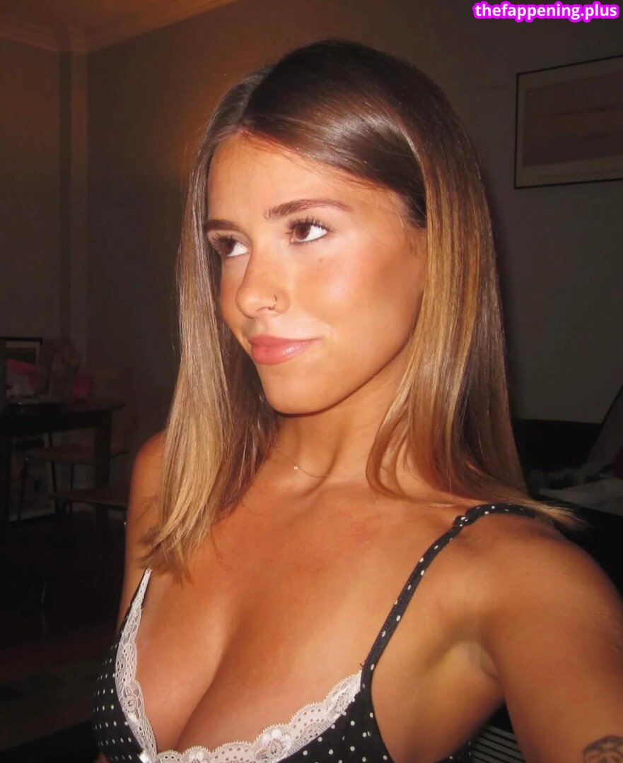 Oona Mccaughan Nahá OnlyFans fotografie #3