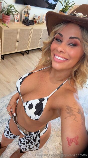 Paige Vanzant